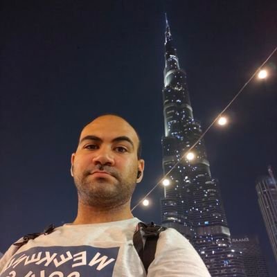 مسلم.... مصرى..... صيدلي /
انا مش مع ، مش امعه
حر مش مُصنف سياسيا
ضد الظلم