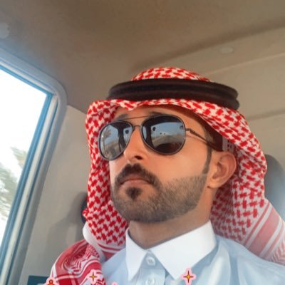 اؤمن بأن مكانة الأشخاص لا تهدم إلا بأيديهم .