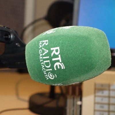 Clár Nuachta & Cúrsaí Reatha ar RTÉ RnaG Luan - Aoine 8-9am á léiriú ag @neachtc & @YvonneIgoe
