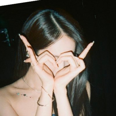𝕊𝕌ℕ𝕊𝔼𝕋. Profile