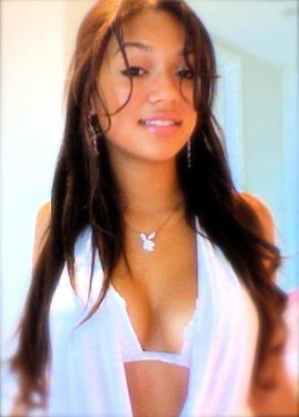 imake bitches give me head and throw peace offerings , tell that hoe slob on my knob like she retarded ;) iRep #TeamRocketPower , #BBM Bitch!