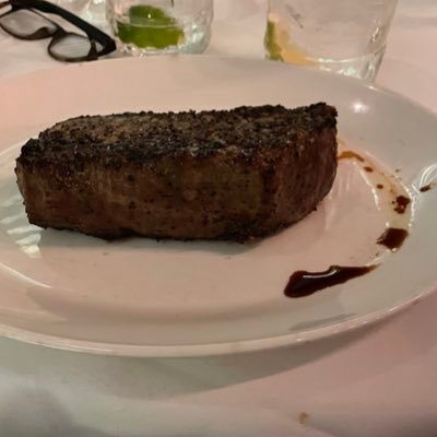 helohelogueswho's profile picture. 