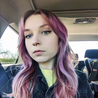 em0karaokebabe's profile picture. my brain is a mess