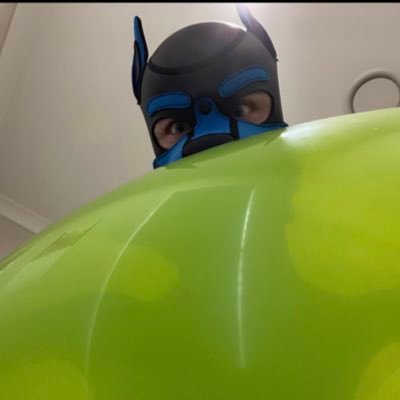 🏳️‍🌈🇦🇺 24 y.o. | he/him/puppy | into rubber/latex, inflatables/pool toys and trying new things! 🏳️‍🌈💚