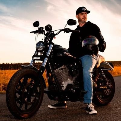 F1 Nut, Harley Rider and proud dad of a little man. Redbull Racing supporter since day one. Veteran 🇦🇺