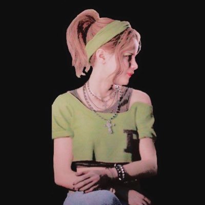 emmamountbank's profile picture. ☾ —- 𝓦hat doesn’t kill you, makes you stronger.