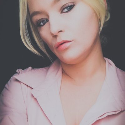 Melina05324425's profile picture. 👩🏼‍🎨 Graphic Designer & NFT Collector 🖼