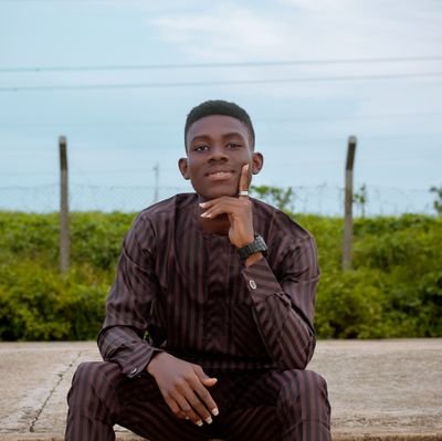 Arsenal❤️, Messi🦁,Wizkid🦅, Engineering🏗️
In That Order😄