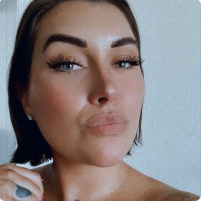 cybermia6's profile picture. she/her