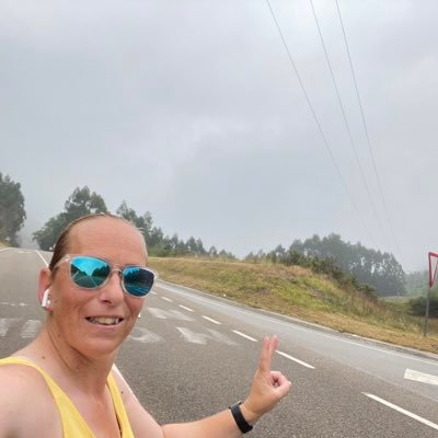 Madre de dos niños maravillosos María y Jesus. Amiga de mis amigos . Ciclismo - Fútbol .Villacarriedo-Hijas- Puente Viesgo