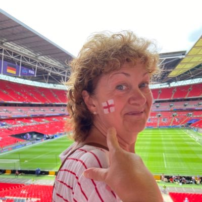 sarahchalles's profile picture. 