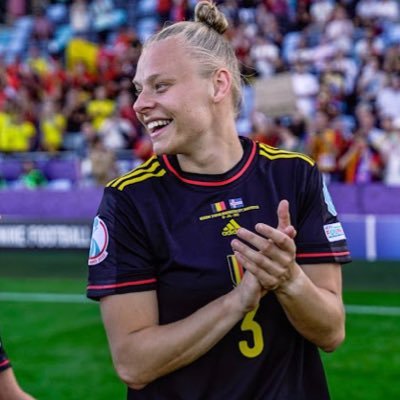 ⚽️ Striker with @krcgenkladies 🇧🇪 @belgianredflames 🔥