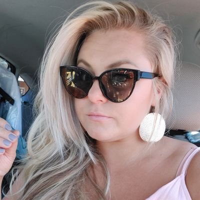 Whitneybrye's profile picture. 🍌