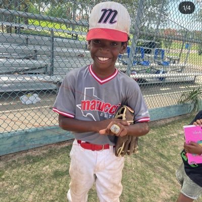 Eat. Sleep. Baseball, Repeat! #kj5 #5 
 #perfectgame 
Left handed pitcher⚾️
Marucci Athlete
Keep up with with the dream!🎟
C/O 2032