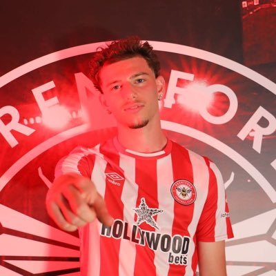 9lucias's profile picture. Lucias Gabriel Vine.                                           LV9