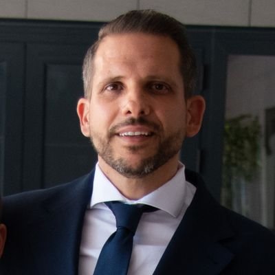 Periodista comprometido. Luchando contra las injusticias desde la honestidad y la franqueza. Sin cadenas ni mordazas.