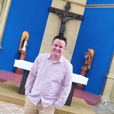 Periodista al Servicio de Dios en la Arquidiócesis de Caracas.
Profesor.
Dejemos que Dios escriba derecho.
Ancla-Reportero en @noticiascanali