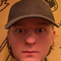 Linus (@linusstupid) Twitter profile photo