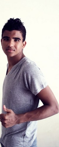Igor Leao Dutra  18 anoos   ... 
trabalho na Banda Tequila Baiana , estudo ou tento nee kk   tenho meus hobbs cmo futebol violao cavaco  etc !