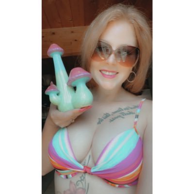 💚Cannabis Enthusiast💨🇨🇦 Halifax
Send DM for collab/ promo #mom #stoner #cannamom #dogmom #Mmemberville