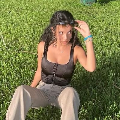 full-time worrier and writer sometimes she/her🇩🇴 • FSU '25 • FSU Sustainable Campus Writer 🌱