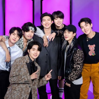 💜“A vida é uma escultura que você esculpe ao cometer erros e aprender com eles.” – KIM NAMJOOM