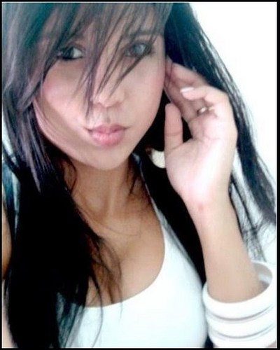 Taurina, 18 anos , extrovertida e teimosa...Adoro dançar ;) Não tenho tudo que amo, mas é só uma questão de tempo e paciência.