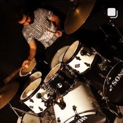 Ege üniversitesi - mütercim tercümanlık
baterist🥁