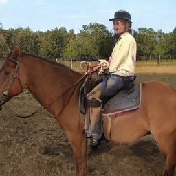 Whitney63673396's profile picture. Boy, your hands are too short!