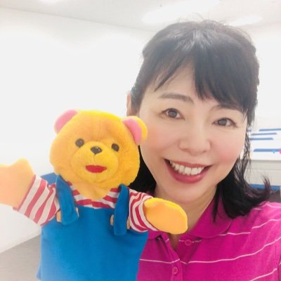 喜多直子
iieec英語教師トレーナー
2歳の未就園児から幼児、小学生クラス講師歴25年
英語を通して子供達に学ぶ喜びと楽しさを感じてもらいたい。
経歴: 奈良女子大学付属中学校卒業、 米国カリフォルニア州立アプトス高校卒業、上智大学比較文化学科卒
リクルート、モルガンスタンレー、スイス航空CA