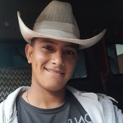 Nada es tuyo, la vida te lo alquila, te lo presta para que lo disfrutes mientras lo tienes.