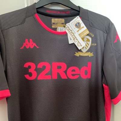 Skint - so raffling a BNWT Centenary Leeds Away shirt with proceeds to also go to charity #LUFC