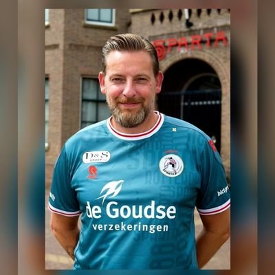 Voorzitter Ver. 'De Sparta Supporter'| Accountmanager Van Helden Relatiegeschenken | Fotogek | Weerfanaat | Sint Laurens | R'dam💚| Zeeland❤️| @nancyvdrielvis😍