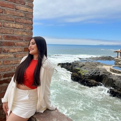 Katiaibarraa's profile picture. 