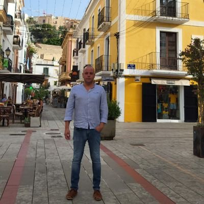 JavierIrnan's profile picture. Farmacéutico titular
Farmacia-Ortopedia
Presidente Cabezuelo CB Socuéllamos 
Papá
Basket lover