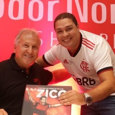 Pós Graduado em Segurança da Informação e Ex Economista. Conhecedor de Futebol, Apaixonado pelo Clube de Regatas Flamengo e Presidente da Embaixada Flamassa BA.
