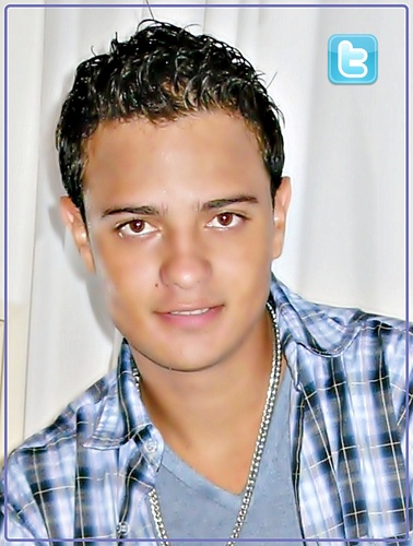 - Jovem ,Feliiz, Torcedor  do MengããO... confiante sempre em DEUS...  Segue aê!