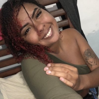 Ketheli94788066's profile picture. “Hoje eu só quero que o dia termine bem..😉 @VascoDaGama❤️