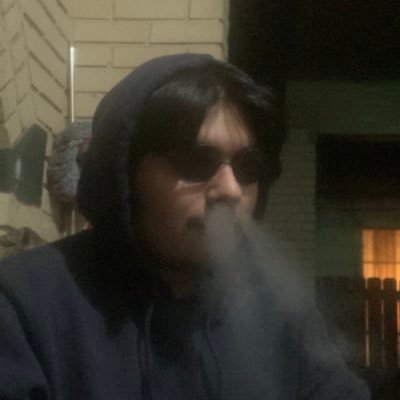 clueless5and's profile picture. i make album covers for fun 18 🚫 and i am a very tiny human being exactly 5’0. this sucks