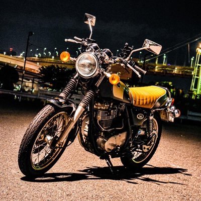 02.  バイク垢。SR400に乗ってます！ 無言フォロー失礼します🙇‍♂️