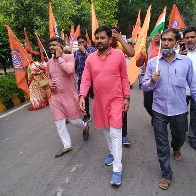 🚩कश्मीर हो या गुवाहाटी अपना देश अपनी माटी🚩
🚩!!जय बुंदेलखंड!!🚩