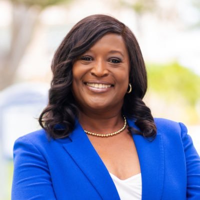 The official Twitter account of Dr. Tonjua Williams, President of St. Petersburg College. Working to ensure that every @spcnews student is #TitanStrong!