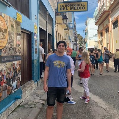 Suarezista de Luis Alberto Suárez Diaz. Ig: juanchogonz99