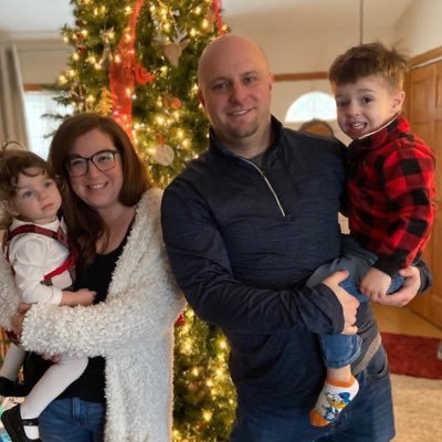 BowmarTodd's profile picture. Father, husband, teacher and coach.

Love sports like basketball, baseball/softball and golf. 

Country music is good for the soul.
