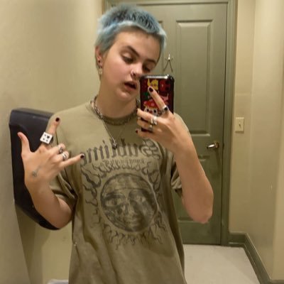 Braxton_bestboi's profile picture. the ignorant see me and they see food 😒