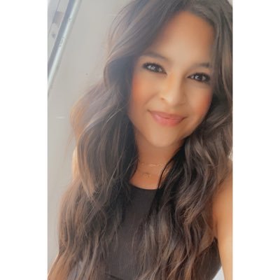 lynzeebl's profile picture. 📍: Texas 👩🏽‍🏫: Dyslexia Teacher 📚: Love Books 💜: Wildcats