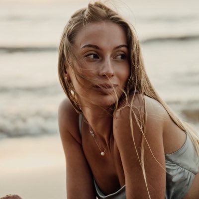 FanineAgency's profile picture. 👉🏽Nuestras modelos ganan +5000$/mes mientras viajan por todo el mundo 🌎 Si quieres aplicar rellena el formulario del link en bio👇