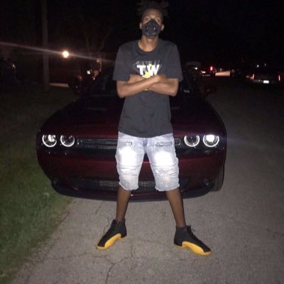 22 Aka: Lil Southside 🤦‍♂️ Fresh Out Hmu 🤙 11 inches on soft 🍆 Doin collabs w Females for 6,700$ …WHO can i send my explicit New Content to? Dm me⚠️