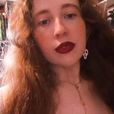 ā® she/her š³ļøāšššš booktok: bookedj ā” ā® instagram: jessicabeckett