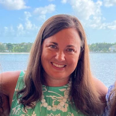 Third grade teacher at Independence Elementary in the Lakota Local School district, mom of three, loves to read, learn and is a Xavier University grad and fan